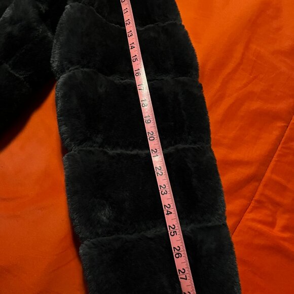 Waist-length Faux Fur Coat - Picture 10 of 12